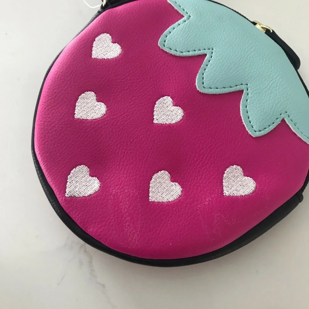 Betsey Johnson Pink Strawberry Wristlet with White Heart Accents NO TAGS - Picture 5 of 8